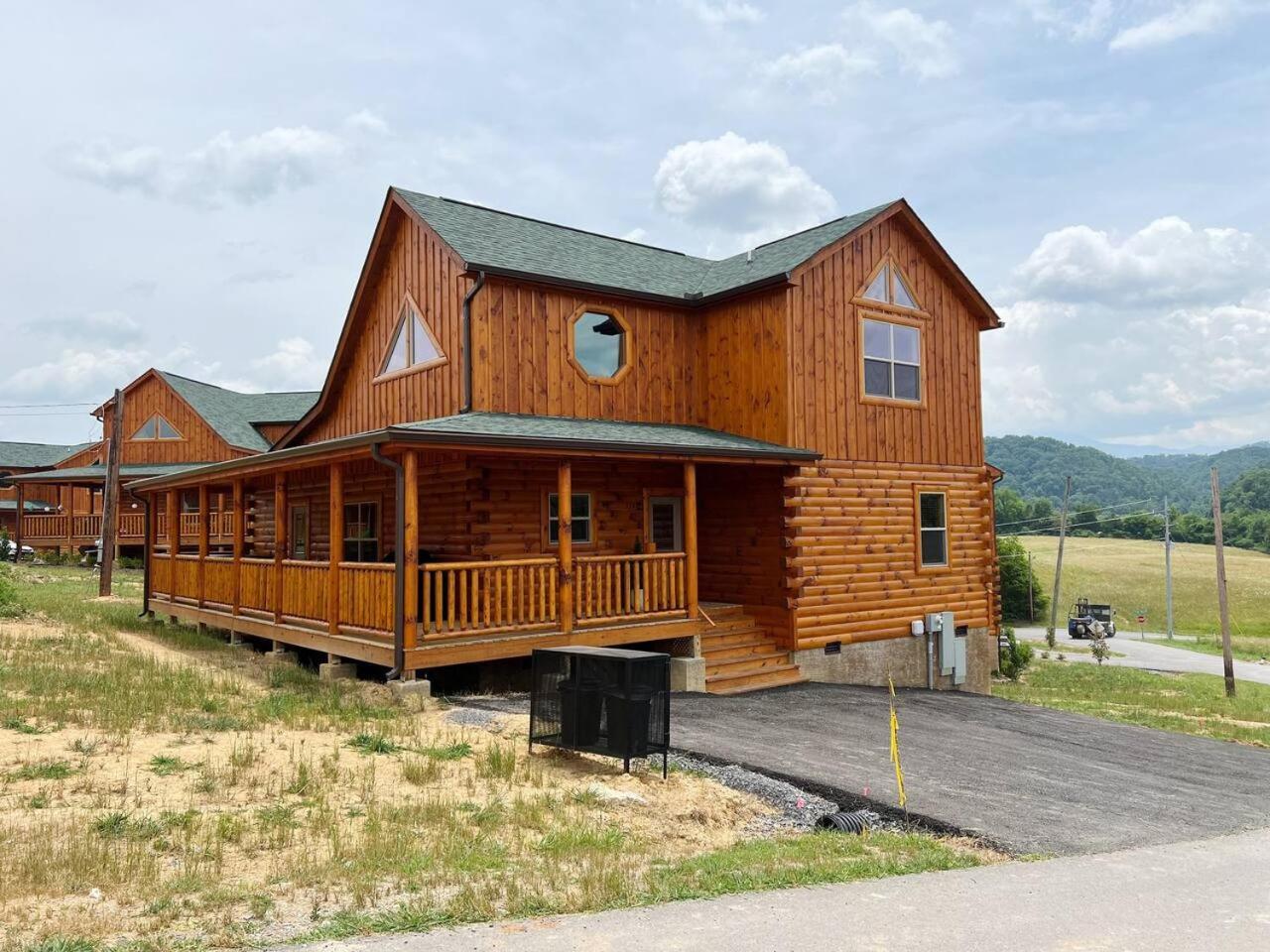 Splendid 2Cabins Sleeps 28 Pool Hot Tub More Pigeon Forge Exterior photo